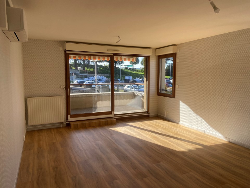 Photo Appartement Roche La Moliere 4 pièce(s) 99.53 m2 image 2/5