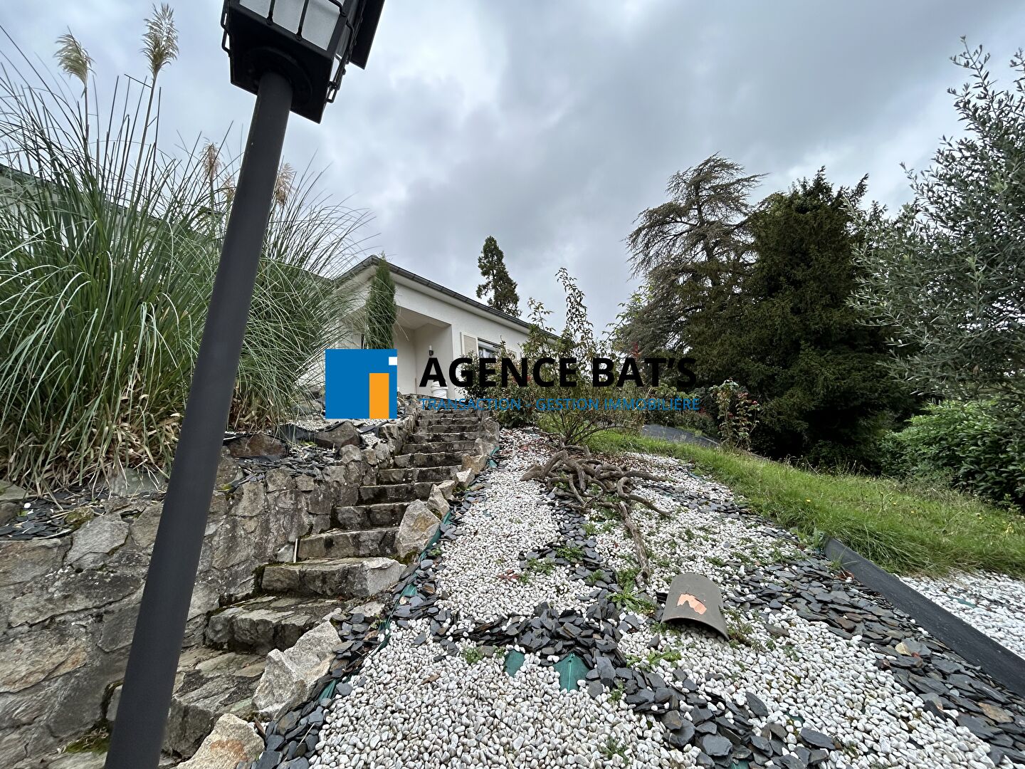 Photo Maison Saint Genest Lerpt 5 pièce(s) 160 m2 image 3/4