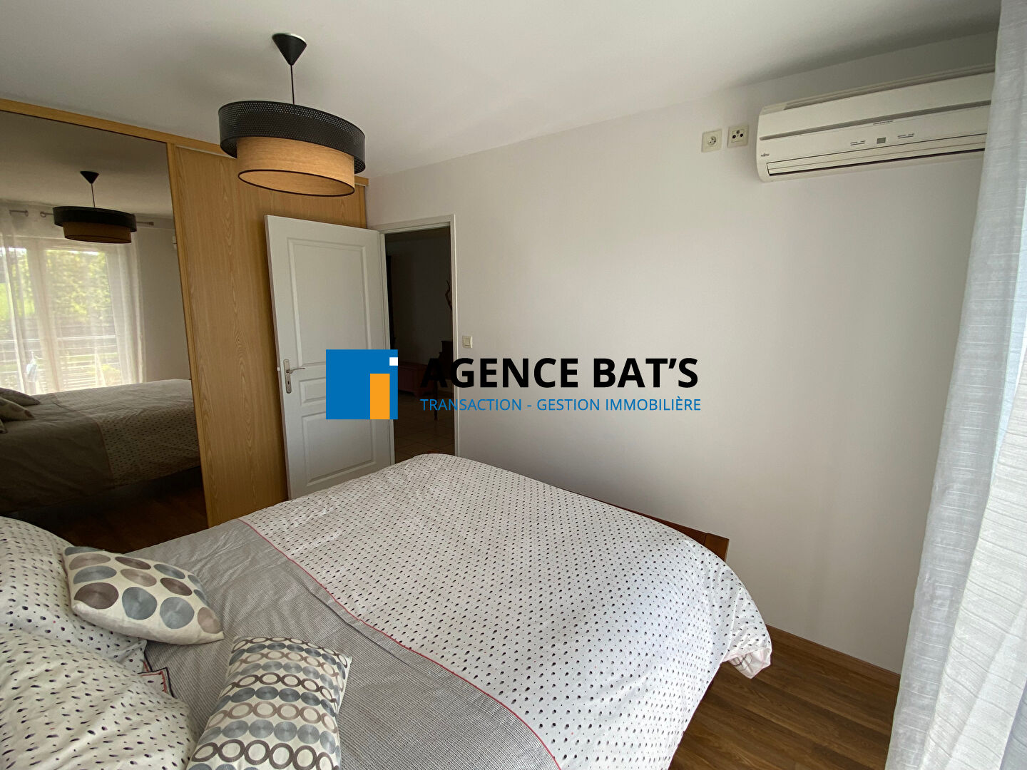 Photo Appartement  3 pièce(s) 85 m2 image 6/6