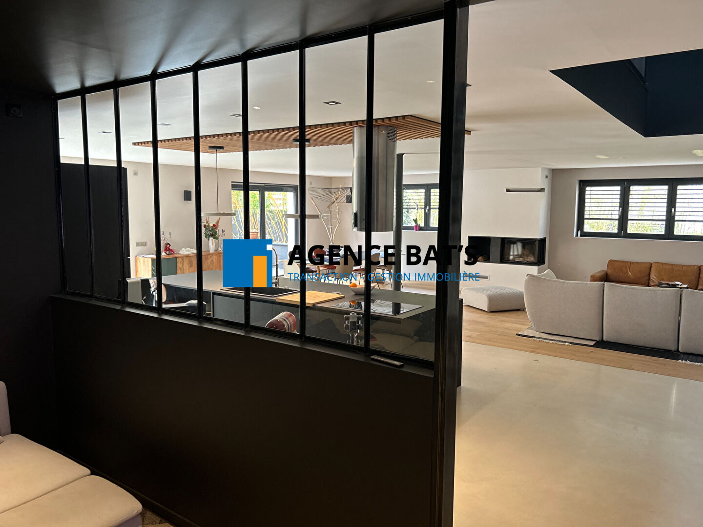 Photo Fraisses 7 pièce(s) 247 m2 image 2/6