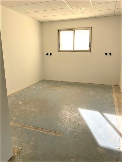 Photo LOCAL COMMERCIAL PROCHE COMMERCE LA FERTE BERNARD image 2/4