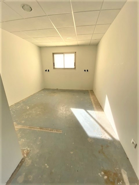 Photo LOCAL COMMERCIAL PROCHE COMMERCE LA FERTE BERNARD image 4/4