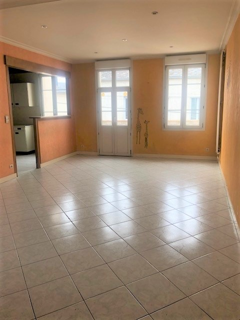 Photo La Ferté-Bernard, immeuble 170m² image 2/6