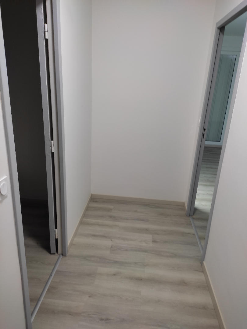 Photo Appartement rénové proche centre ville image 4/5