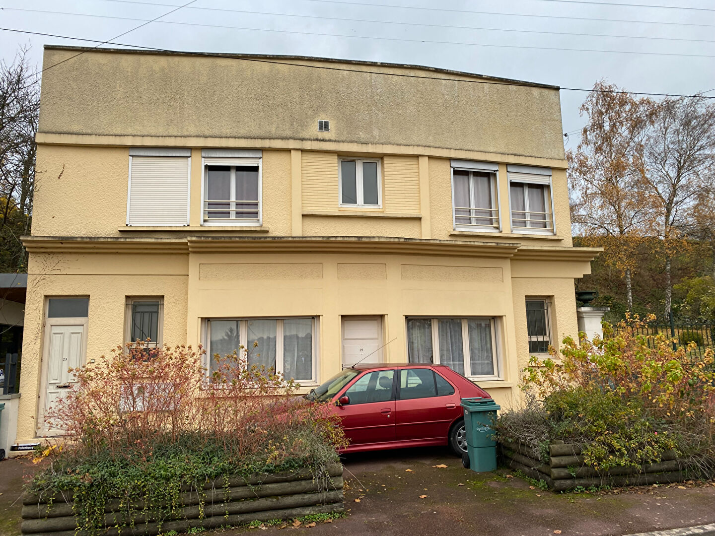 La Ferte Bernard, immeuble avec deux appartements