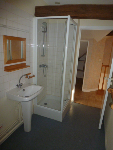 Photo LA FERTE-BERNARD APPT TYPE  T2 DUPLEX image 4/4