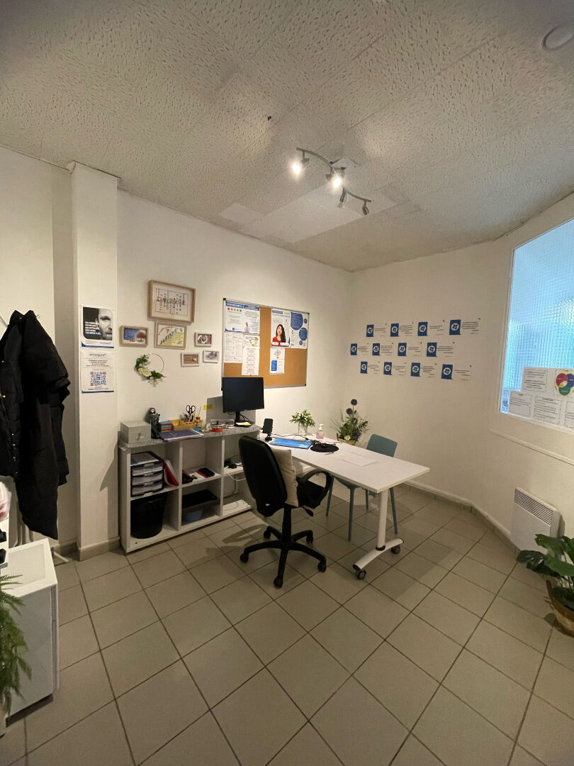 Photo Local commercial La Ferte Bernard image 2/6