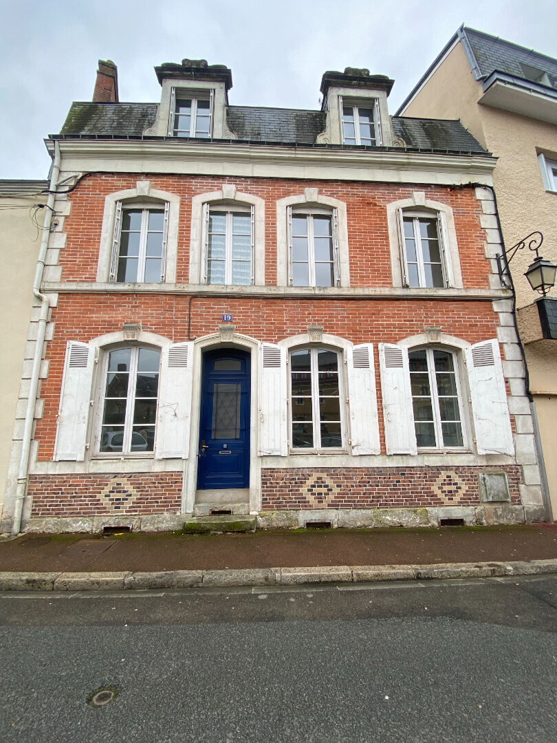 LA FERTE BERNARD, maison bourgeoise 6 chambres
