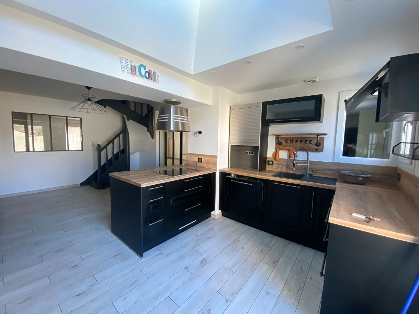 Photo 10 Km LA FERTE BERNARD, maison trois chambres image 2/6