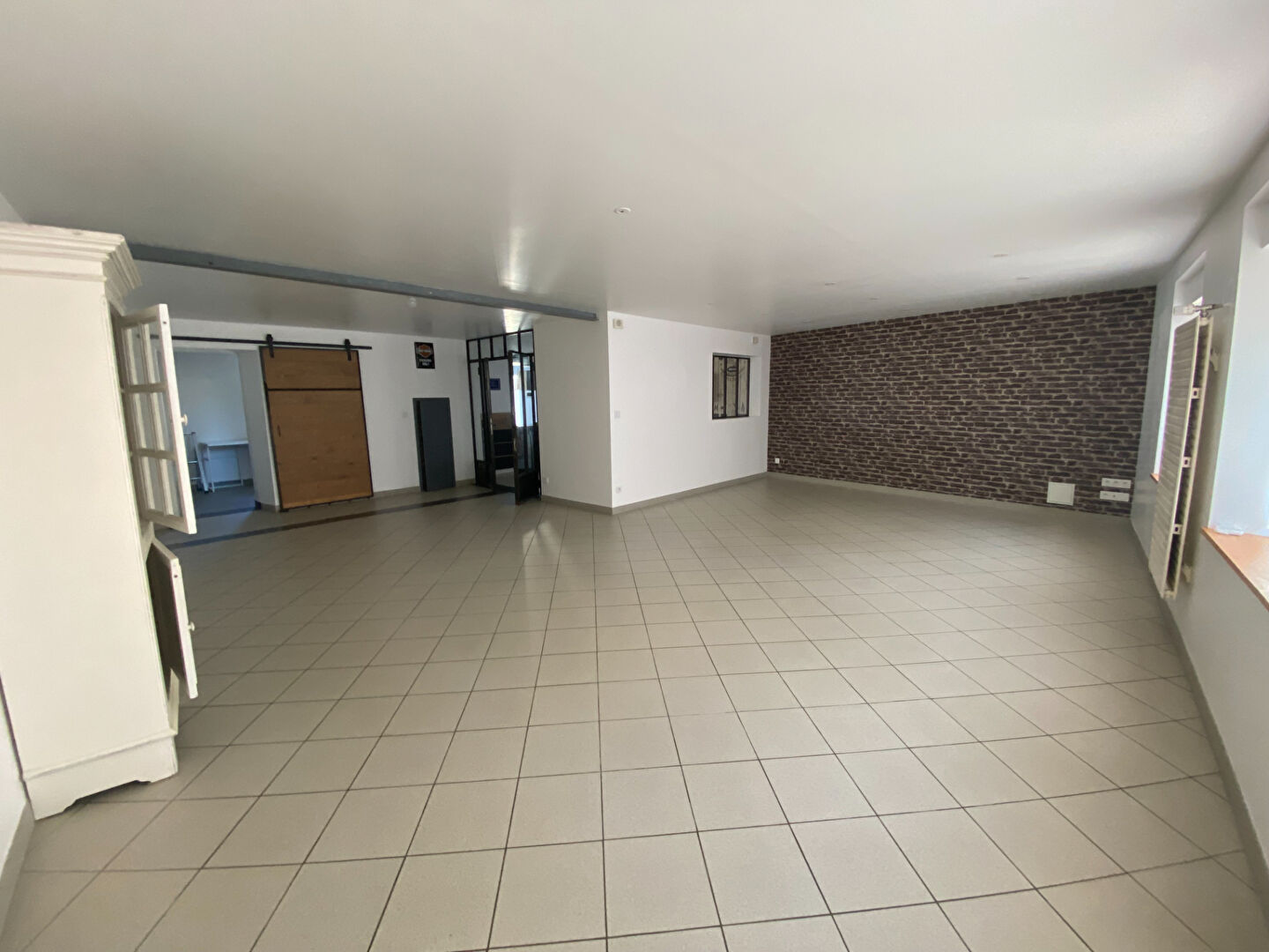 Photo 10 Km LA FERTE BERNARD, maison trois chambres image 5/6