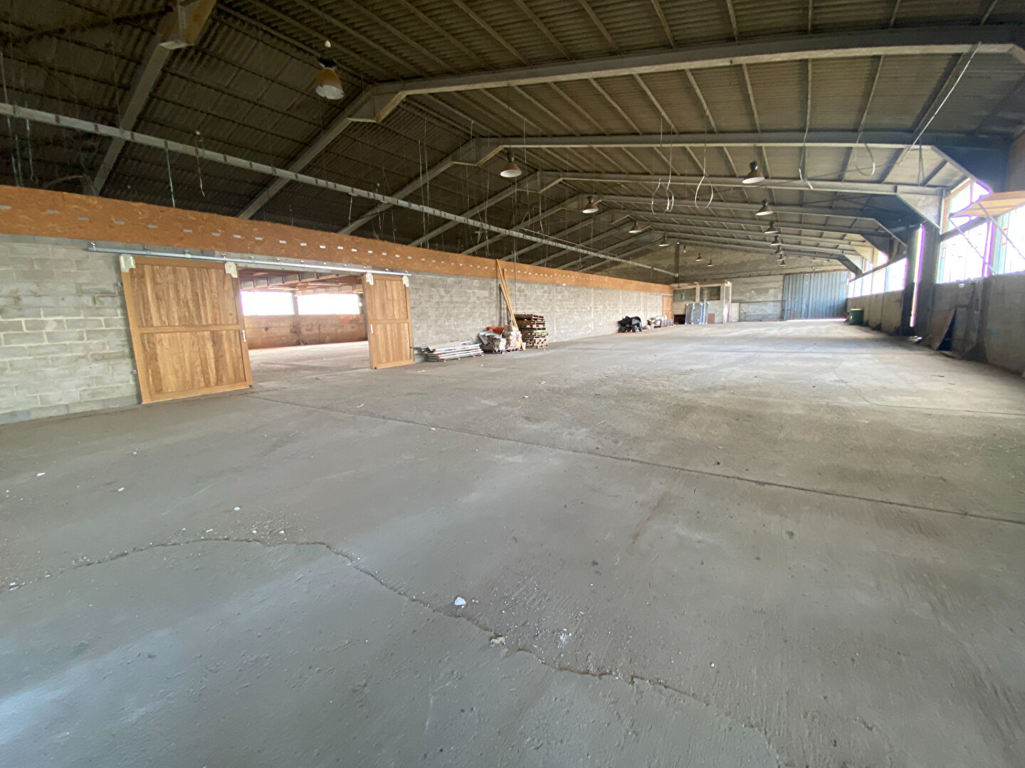 Photo Entrepôt / local industriel, 10 km sortie autoroute image 3/4