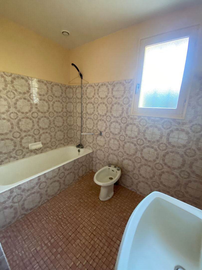 Photo LA FERTE-BERNARD, Pavillon 3 chambres dont 2 de plain-pied - Terrain clos de 492 m² image 5/6