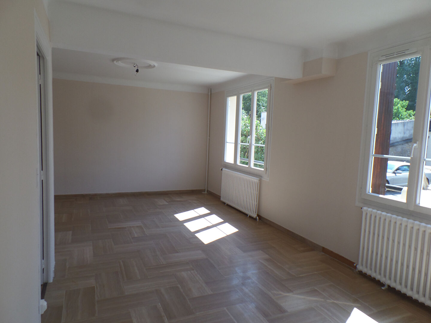 Photo La Ferte Bernard, maison cinq chambres image 2/6