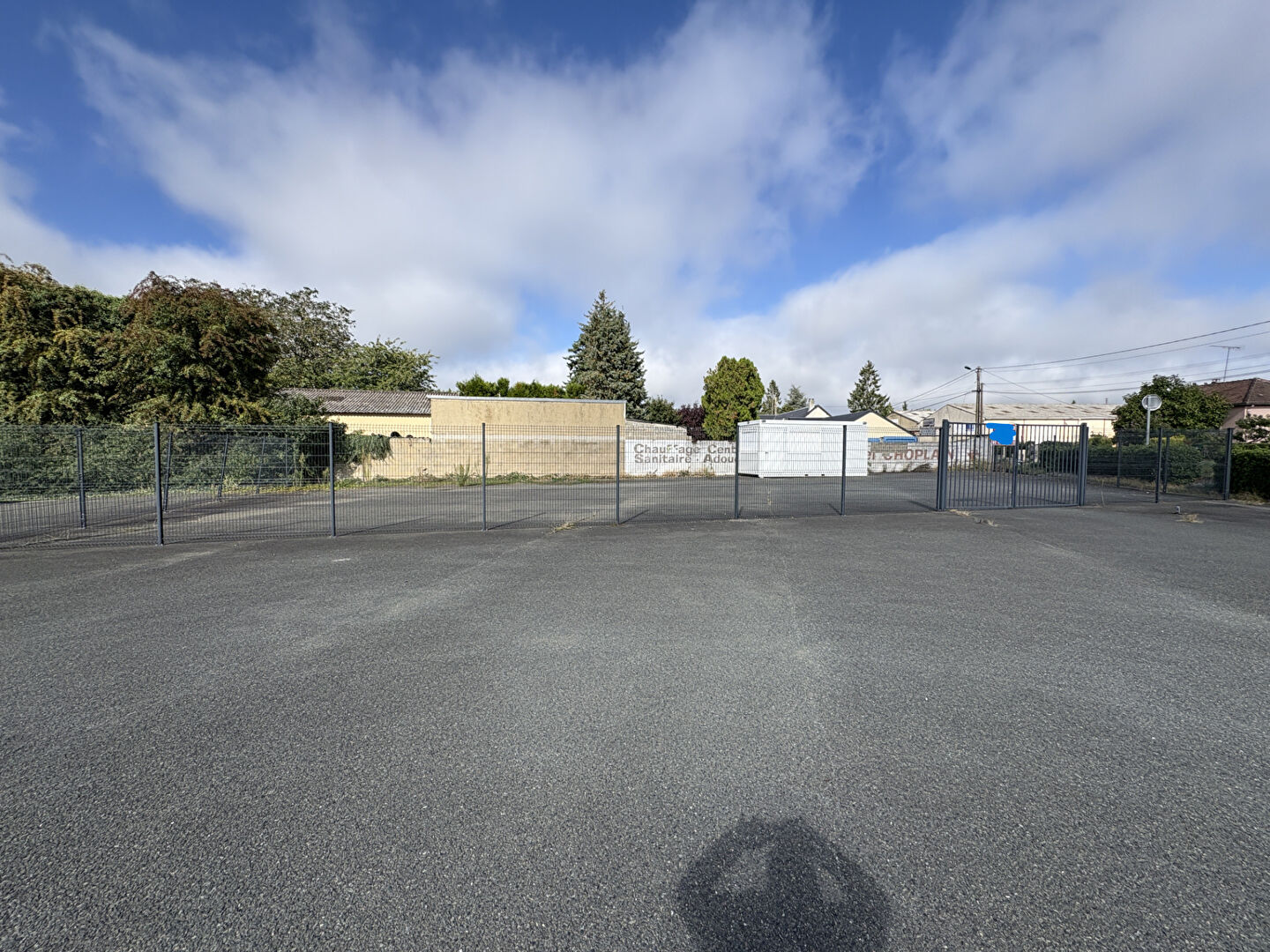 Photo Terrain constructible à usage industrielle image 2/2