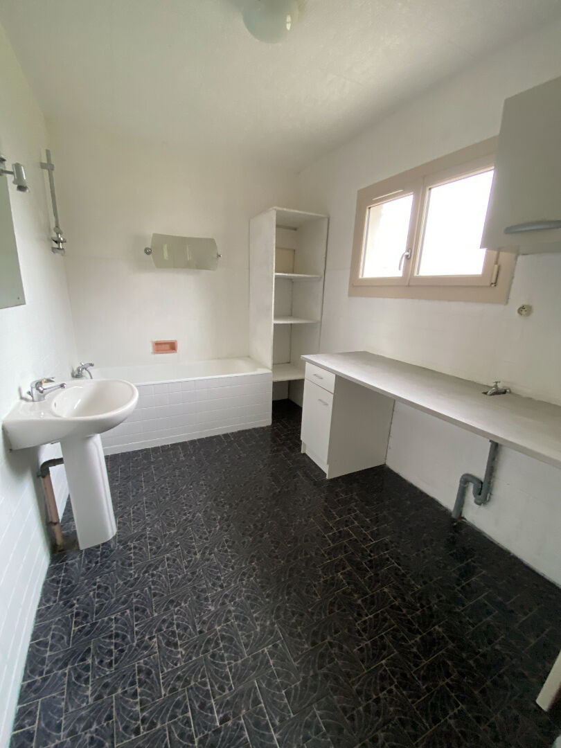 Photo 10 Km LA FERTE BERNARD, maison 2 chambres image 5/6