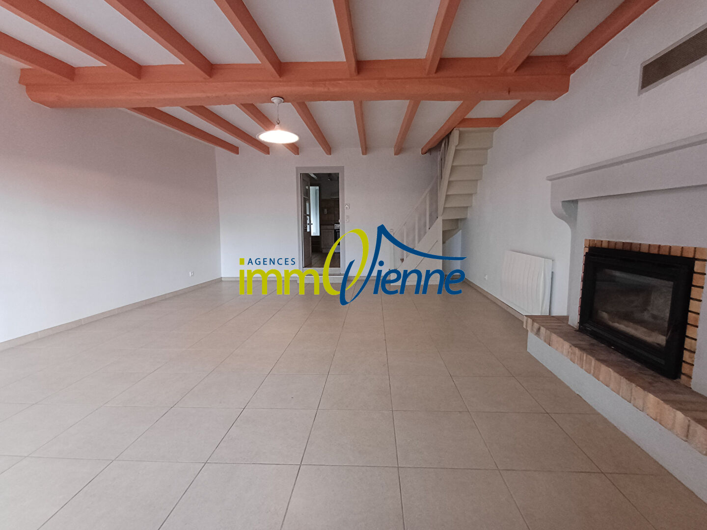 Agence immobilière de AGENCES IMMOVIENNE - SAINT JULIEN L'ARS - AGENCES IMMOVIENNE CIVAUX