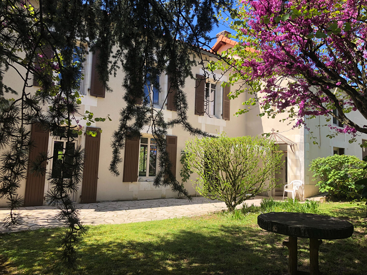 Photo CIVAUX ! LA CHARMEUSE ! pour les amoureux de l'ancien image 2/6