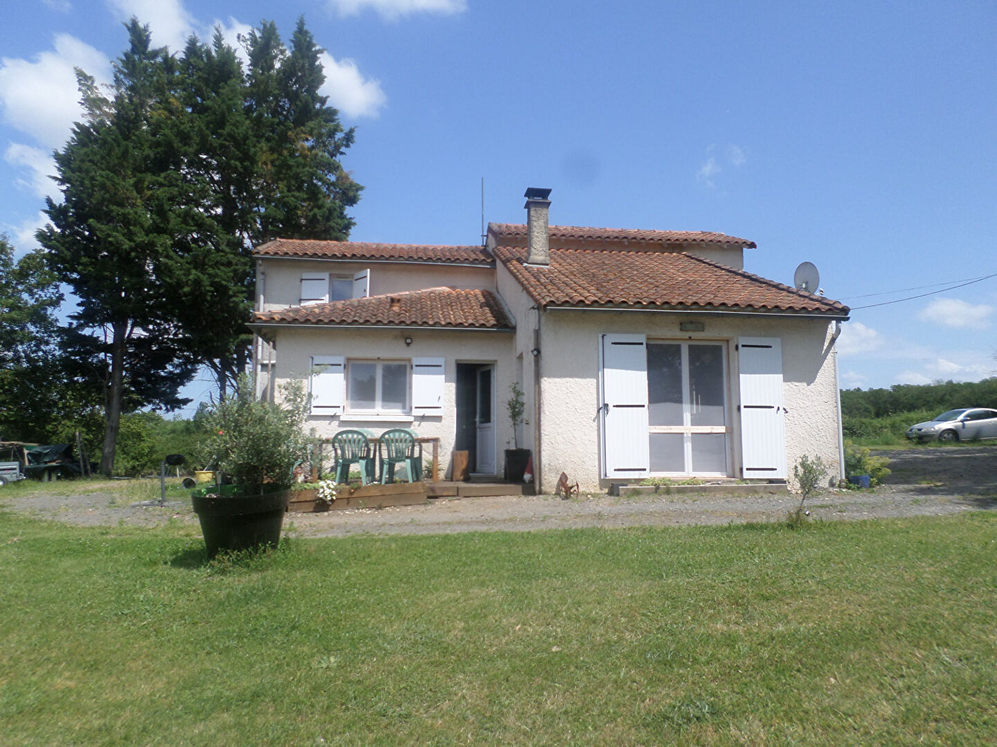 Agence immobilière de AGENCES IMMOVIENNE - SAINT JULIEN L'ARS - AGENCES IMMOVIENNE CIVAUX