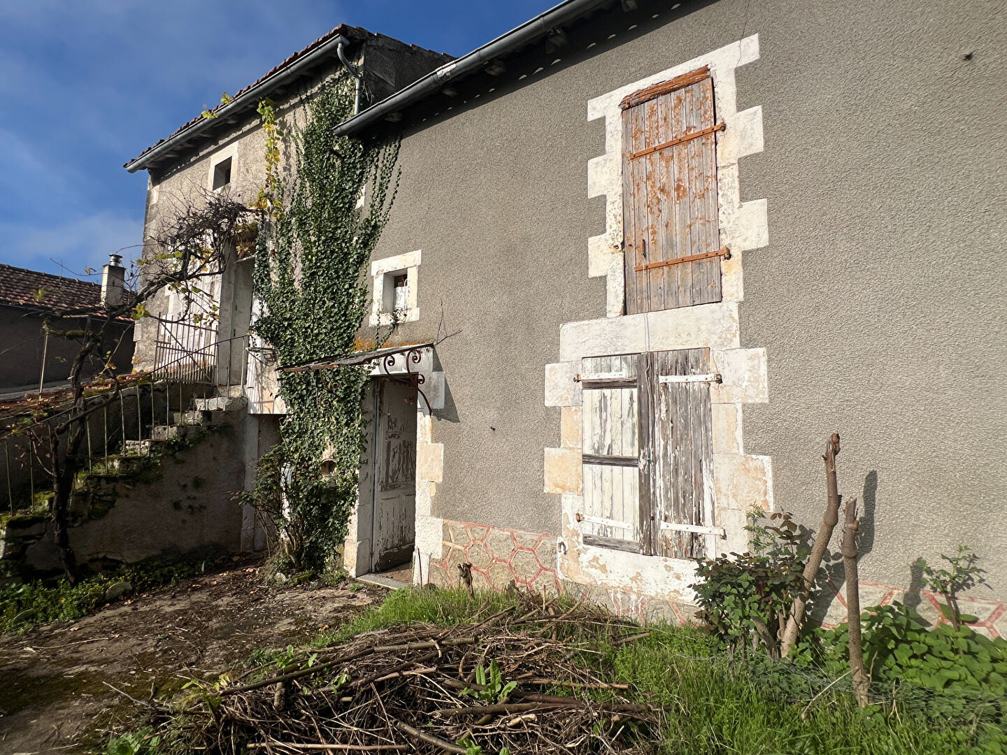 Agence immobilière de AGENCES IMMOVIENNE - SAINT JULIEN L'ARS - AGENCES IMMOVIENNE CIVAUX