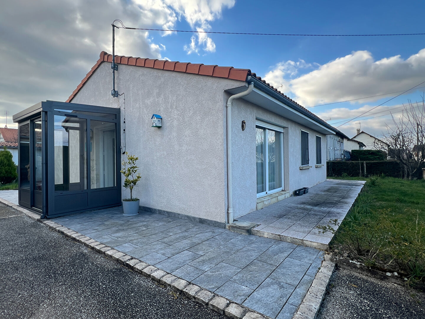 Agence immobilière de AGENCES IMMOVIENNE - SAINT JULIEN L'ARS - AGENCES IMMOVIENNE CIVAUX