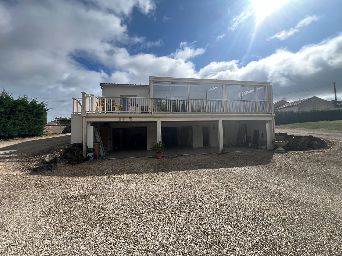 Photo CONTEMPORAINE  A 25 MIN POITIERS/ 5 MIN DE CIVAUX image 3/6