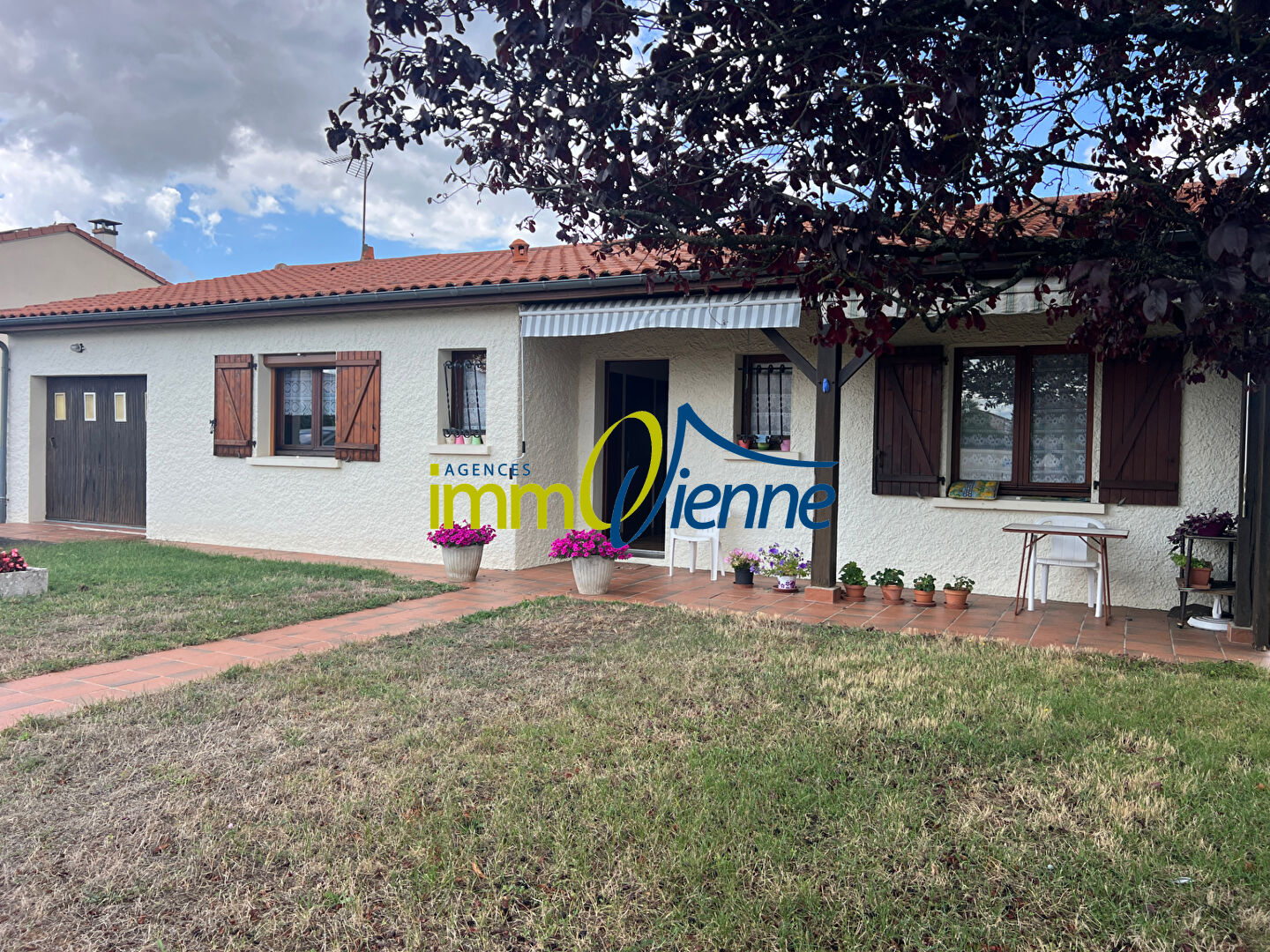 Agence immobilière de AGENCES IMMOVIENNE - SAINT JULIEN L'ARS - AGENCES IMMOVIENNE CIVAUX