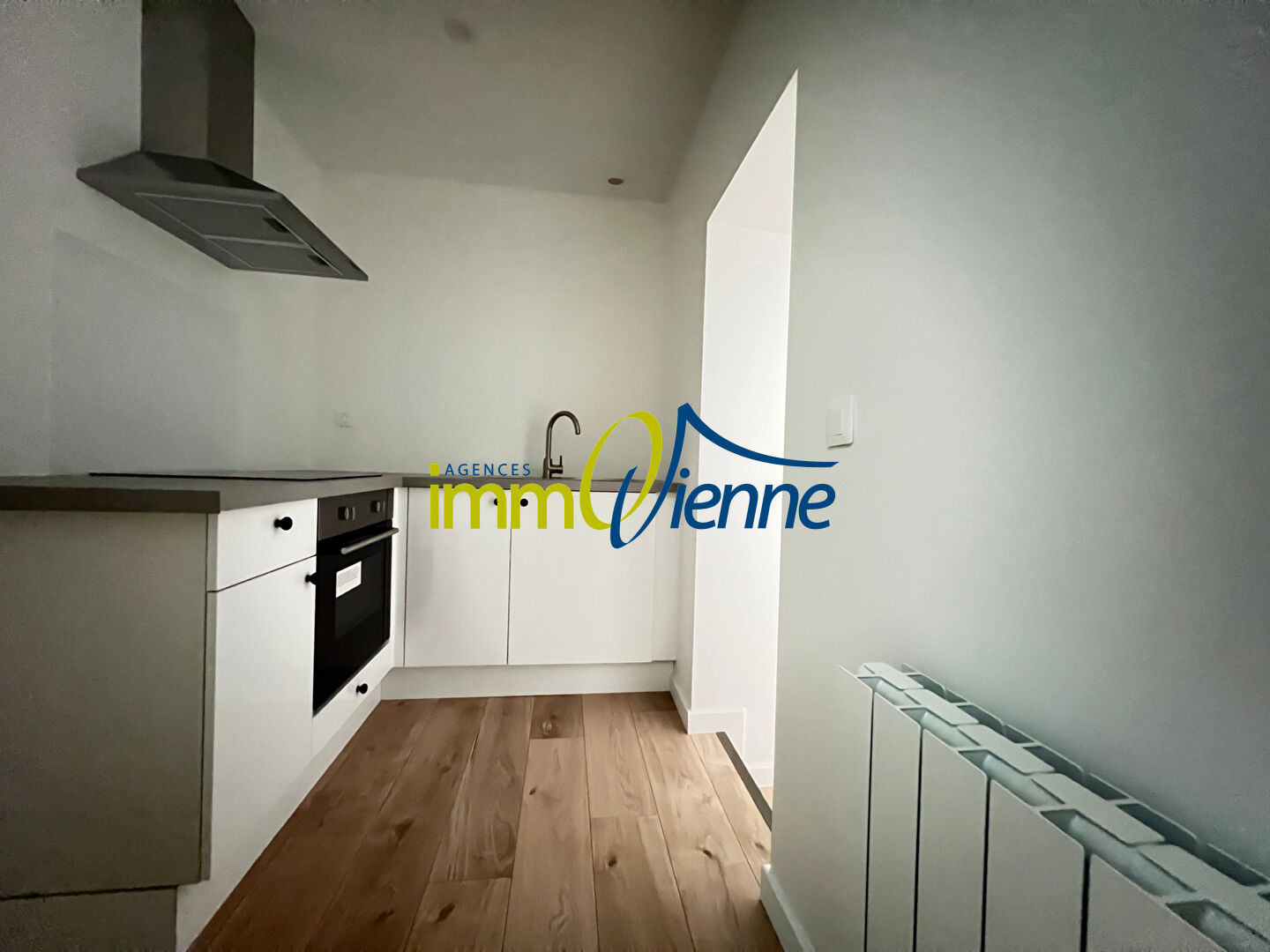 Agence immobilière de AGENCES IMMOVIENNE - SAINT JULIEN L'ARS - AGENCES IMMOVIENNE CIVAUX