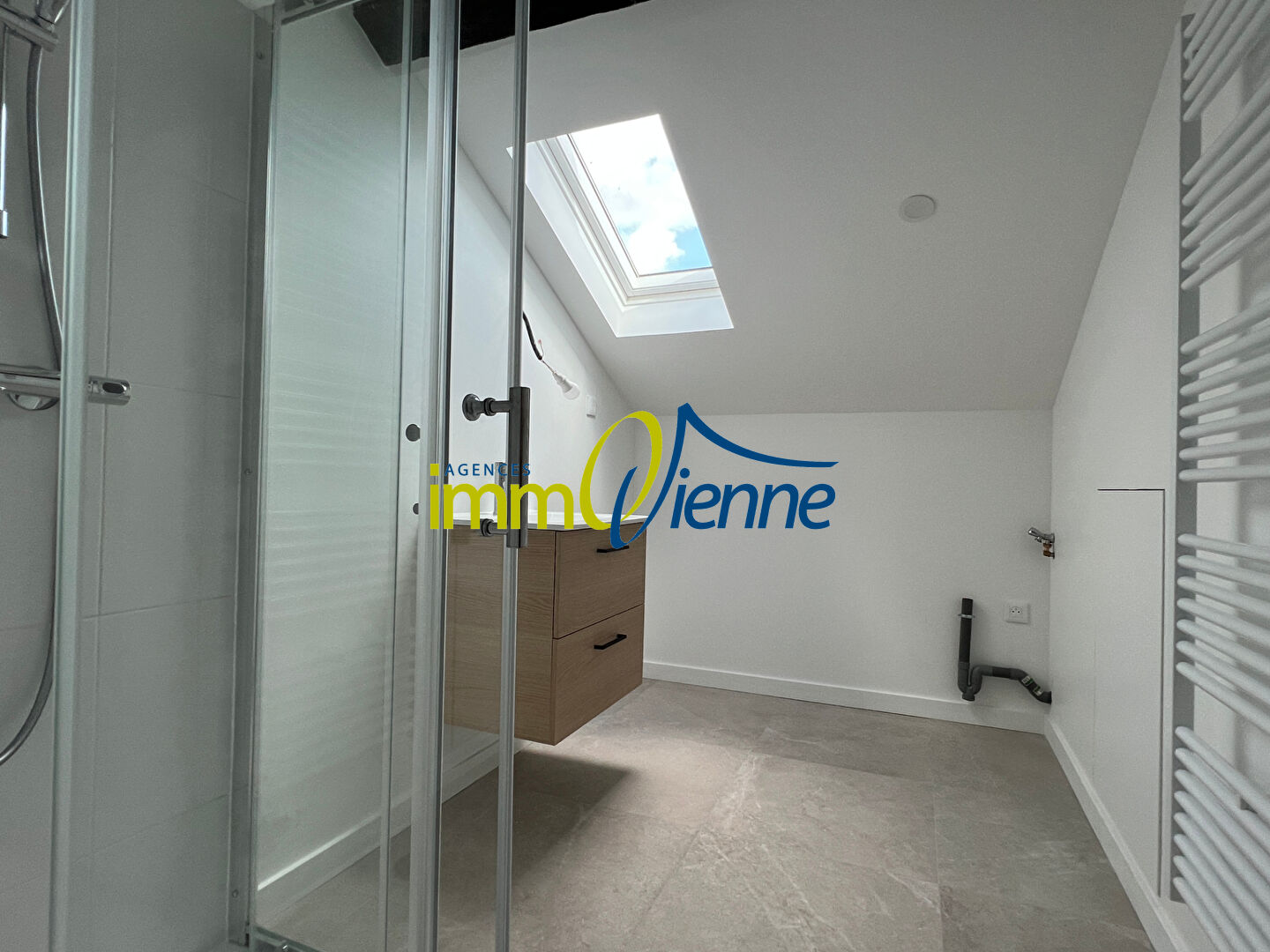 Photo Appartement Lussac Les Chateaux 3 pièce(s) 47.90 m2 image 3/4