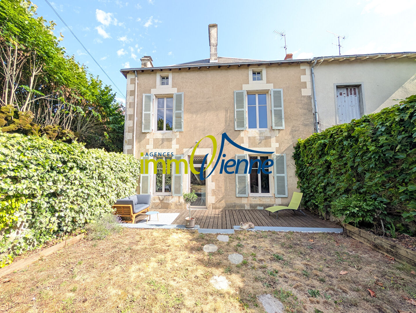Agence immobilière de AGENCES IMMOVIENNE - SAINT JULIEN L'ARS - AGENCES IMMOVIENNE CIVAUX