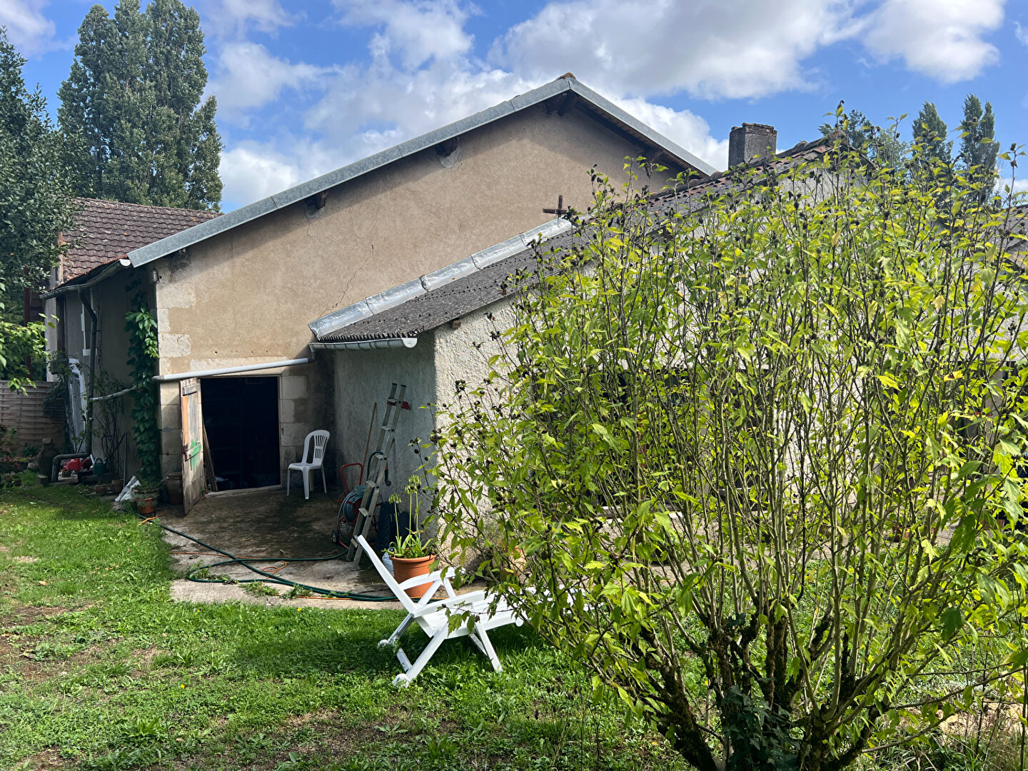 Agence immobilière de AGENCES IMMOVIENNE - SAINT JULIEN L'ARS - AGENCES IMMOVIENNE CIVAUX