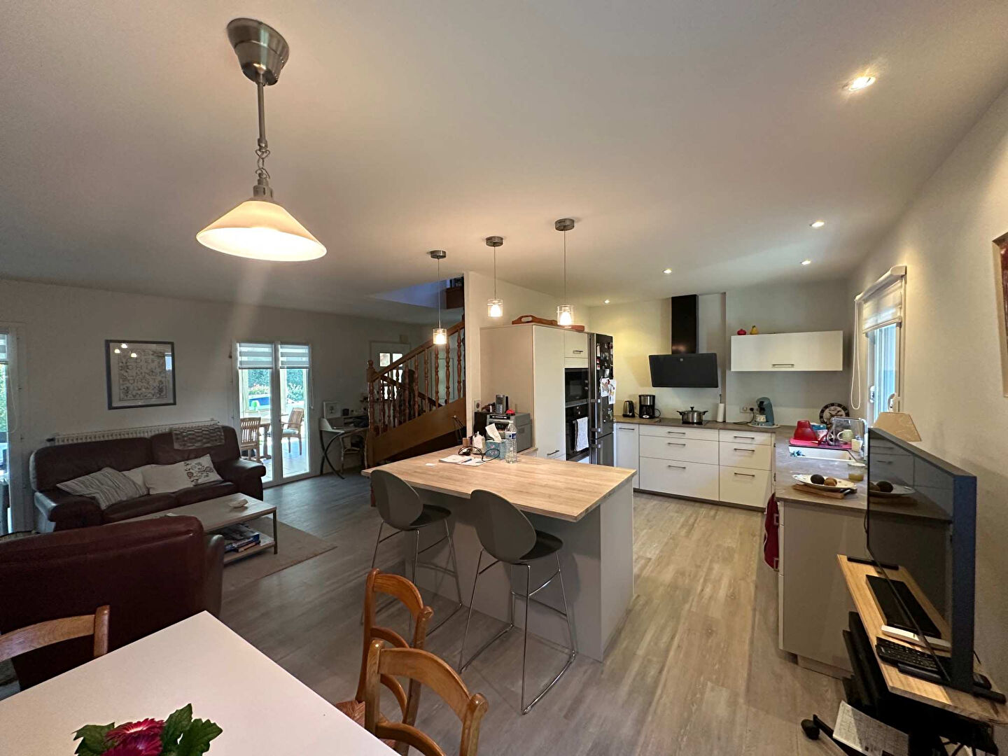 Photo Sevres Anxaumont  centre  bourg image 3/6