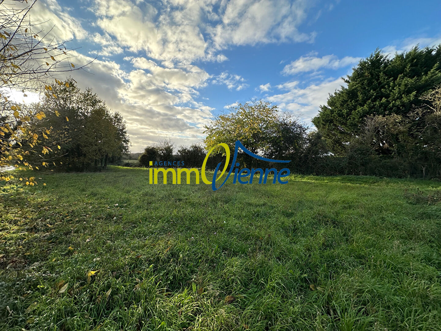 Photo TERRAIN VIABILISE 850 M² image 1/3