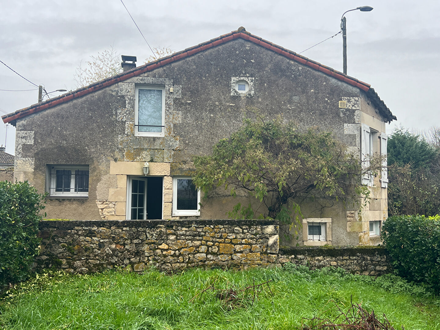 Agence immobilière de AGENCES IMMOVIENNE - SAINT JULIEN L'ARS - AGENCES IMMOVIENNE CIVAUX