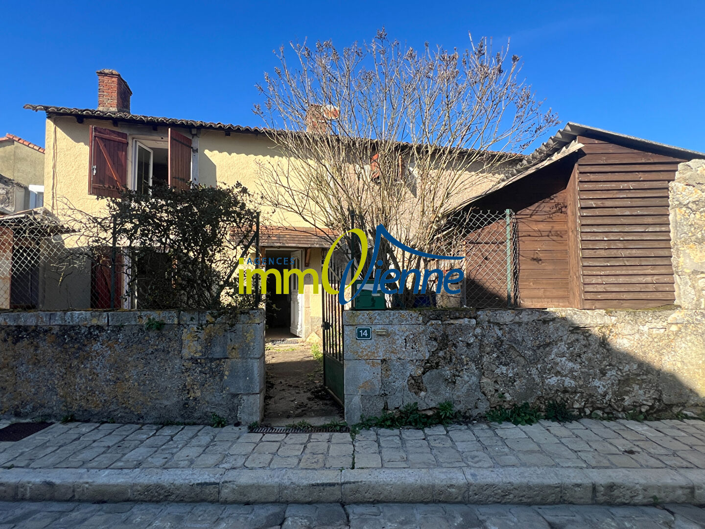 Agence immobilière de AGENCES IMMOVIENNE - SAINT JULIEN L'ARS - AGENCES IMMOVIENNE CIVAUX