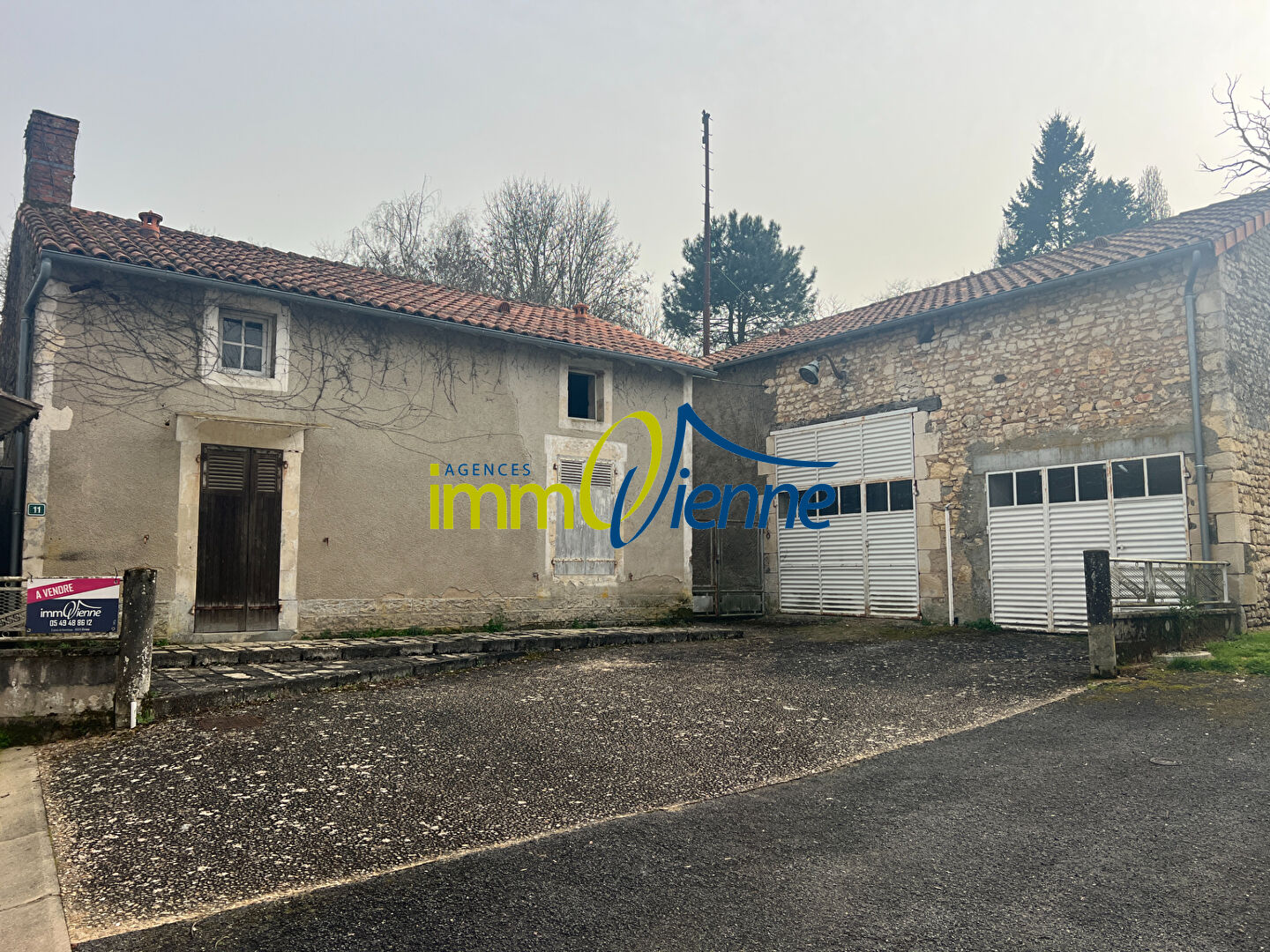 Agence immobilière de AGENCES IMMOVIENNE - SAINT JULIEN L'ARS - AGENCES IMMOVIENNE CIVAUX