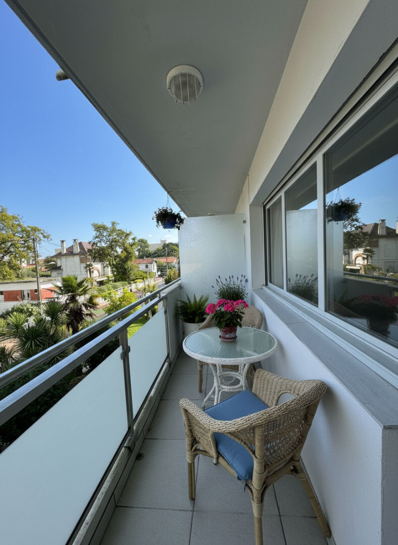 Photo Exclusivité : Studio Cabine 100m du Bassin. aperçu bassin ! image 2/2