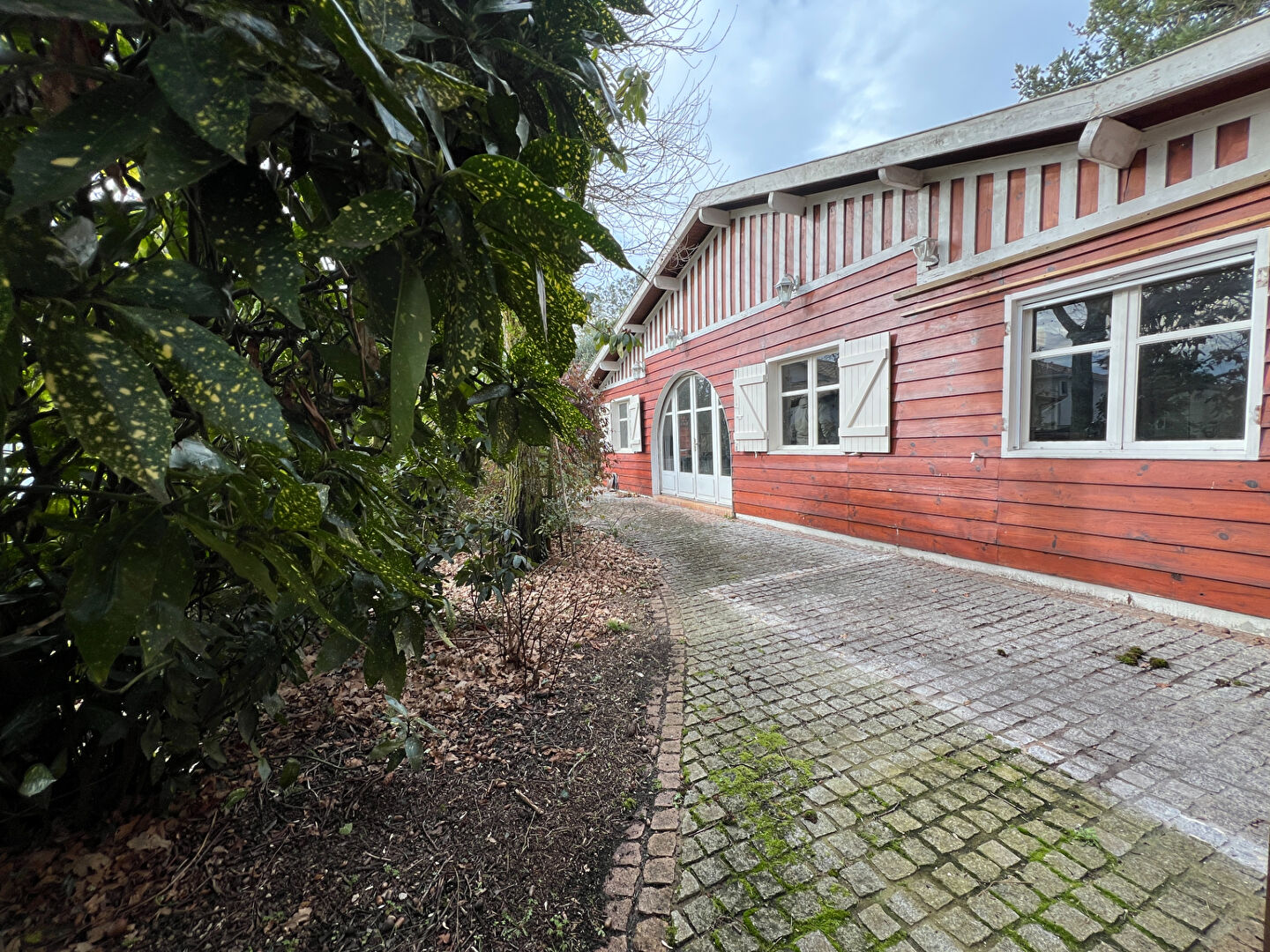 Photo Maison LA HUME 7 pièce(s) 198 m2 image 2/6