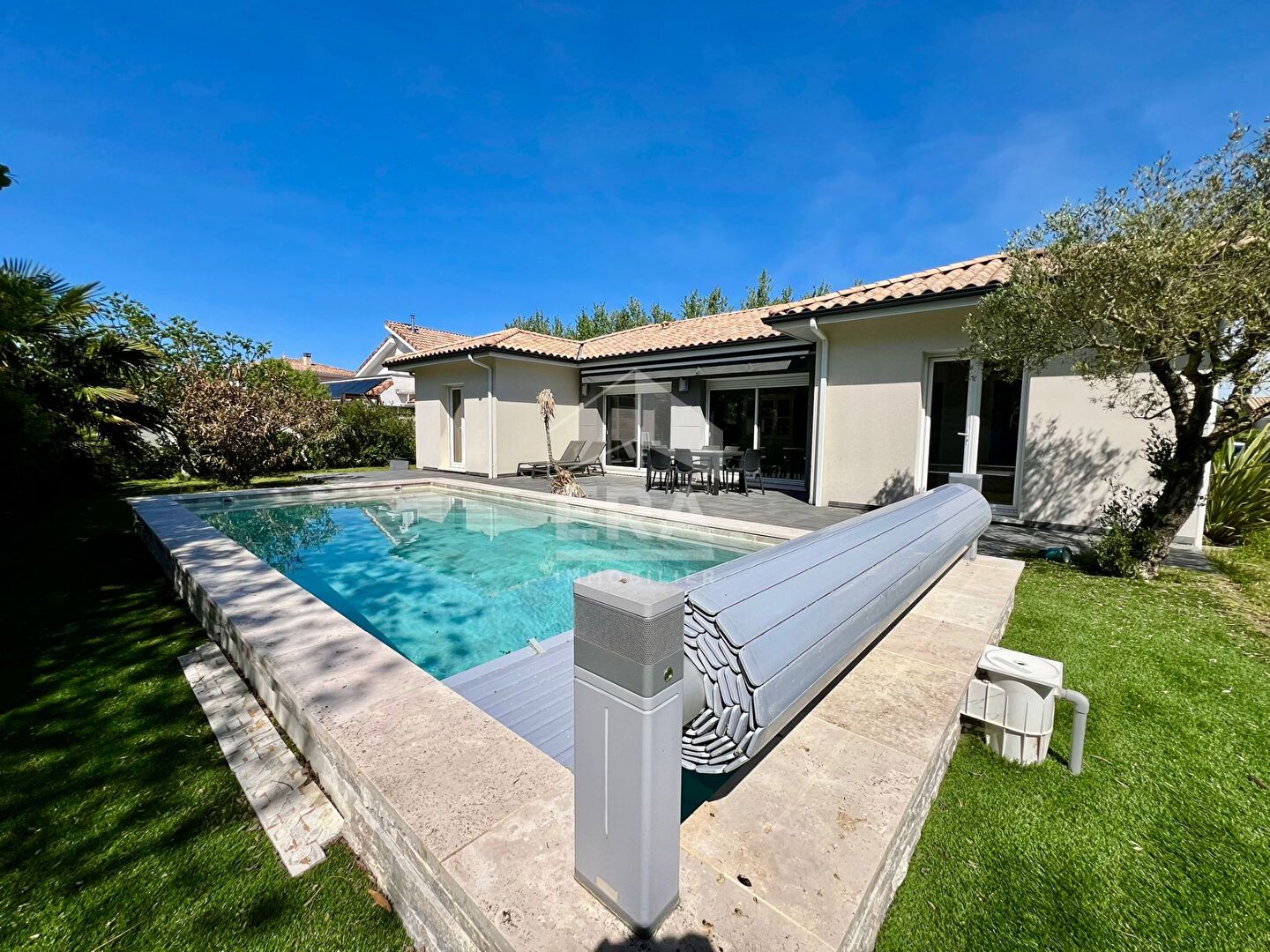 Agence immobilière de ERA Immobilier La Teste de Buch - ERA NADIA CABANES TCHANQUEES GUJAN MESTRAS