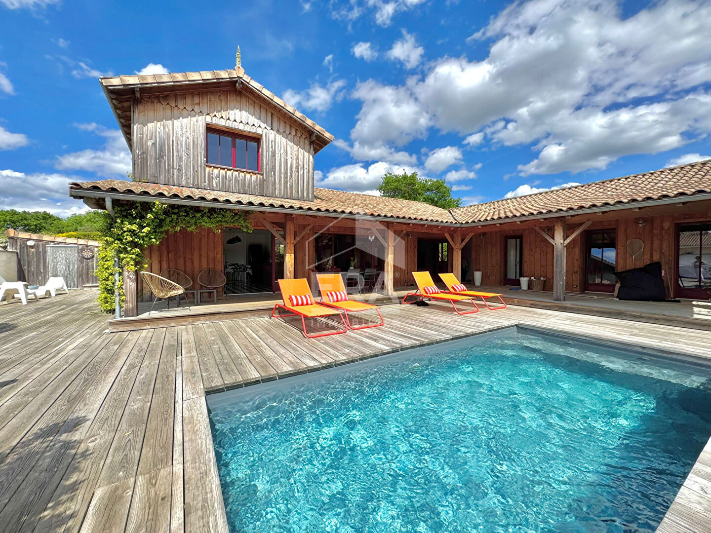 Agence immobilière de ERA Immobilier La Teste de Buch - ERA NADIA CABANES TCHANQUEES GUJAN MESTRAS