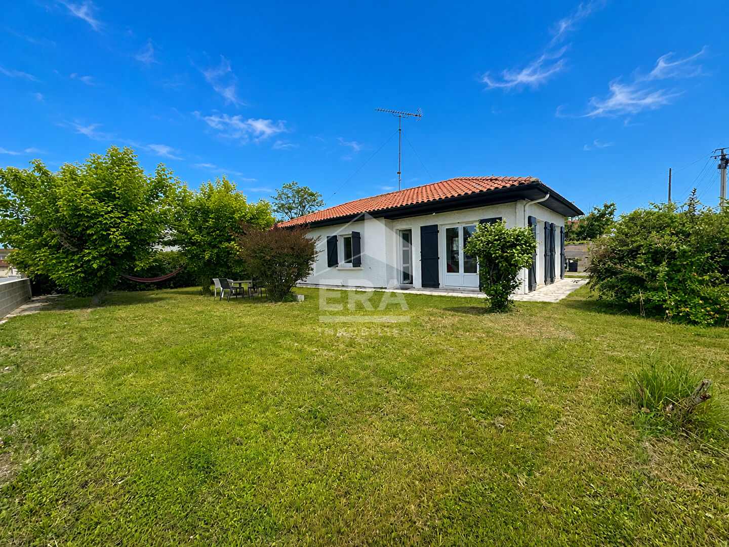 Agence immobilière de ERA Immobilier La Teste de Buch - ERA NADIA CABANES TCHANQUEES GUJAN MESTRAS