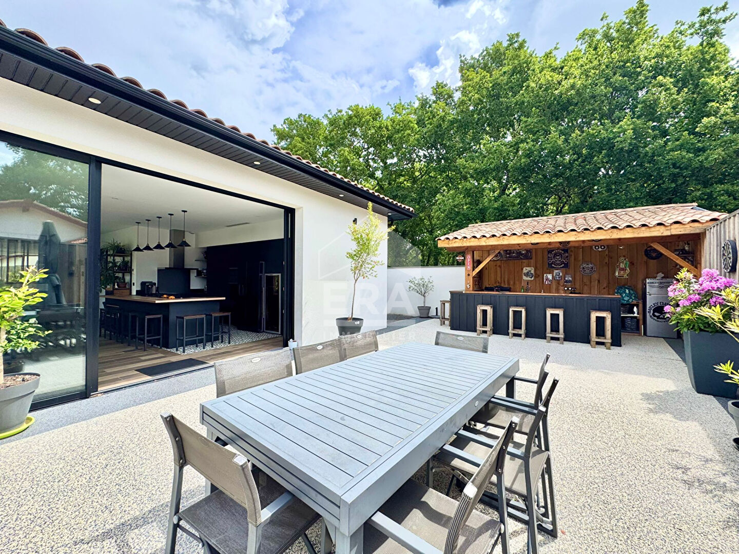 Agence immobilière de ERA Immobilier La Teste de Buch - ERA NADIA CABANES TCHANQUEES GUJAN MESTRAS
