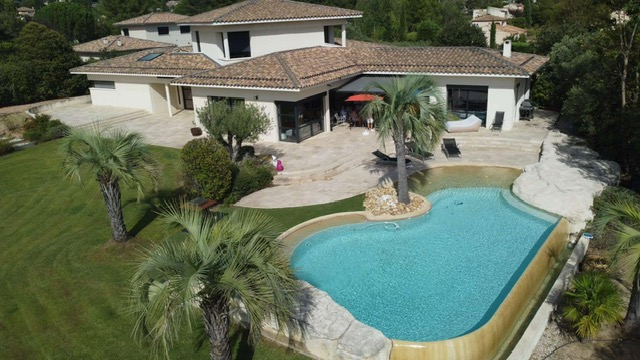 Photo Villa Cabries 6 pièce(s) 290 m2 image 2/6