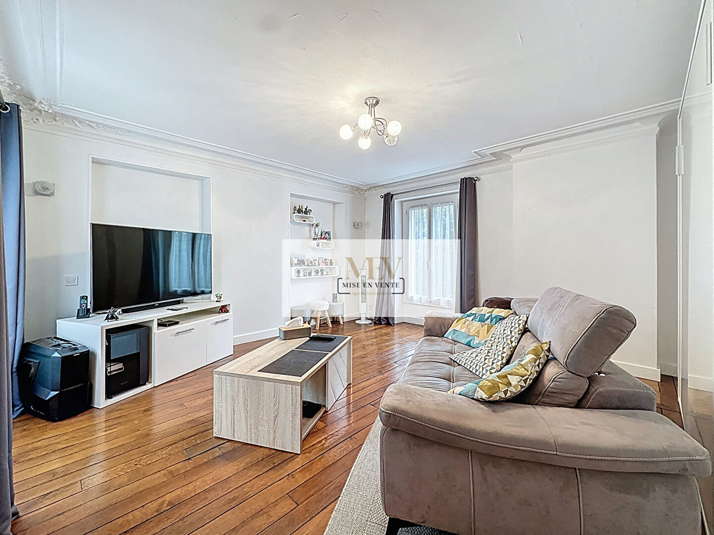 Superbe appartement 3 pièces de 67 m² au coeur du centre-ville, à deux pas de la mairie et des commerces