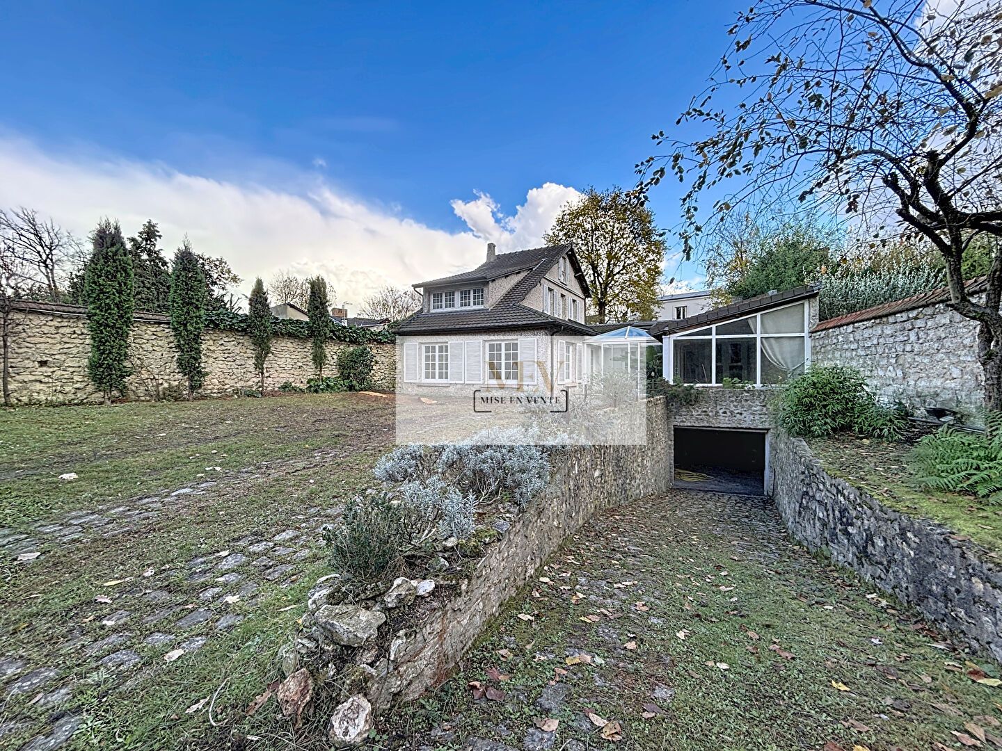 Maison familiale, face au bois