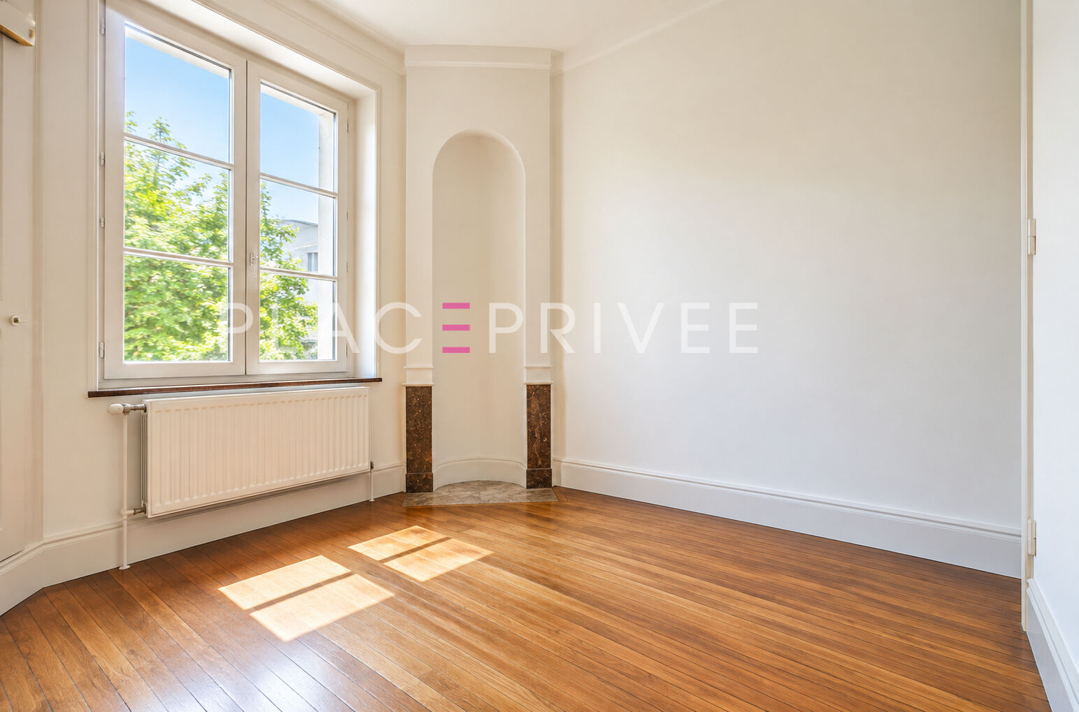 Agence immobilière de PLACE PRIVÉE - Place des Vosges
