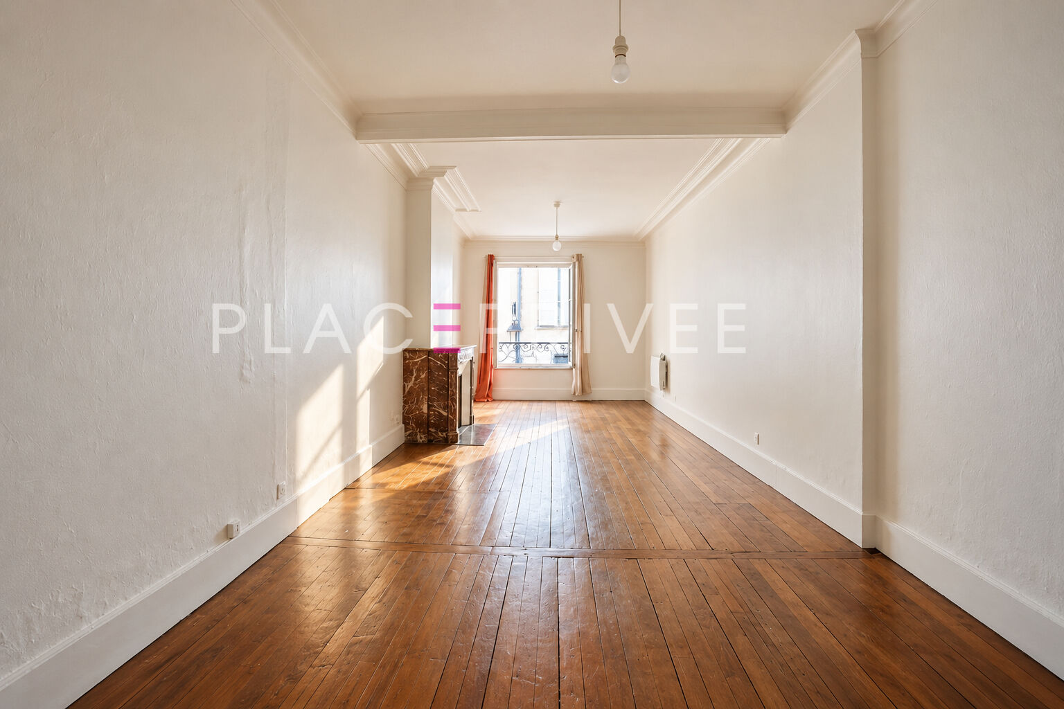 Agence immobilière de PLACE PRIVÉE - Place des Vosges