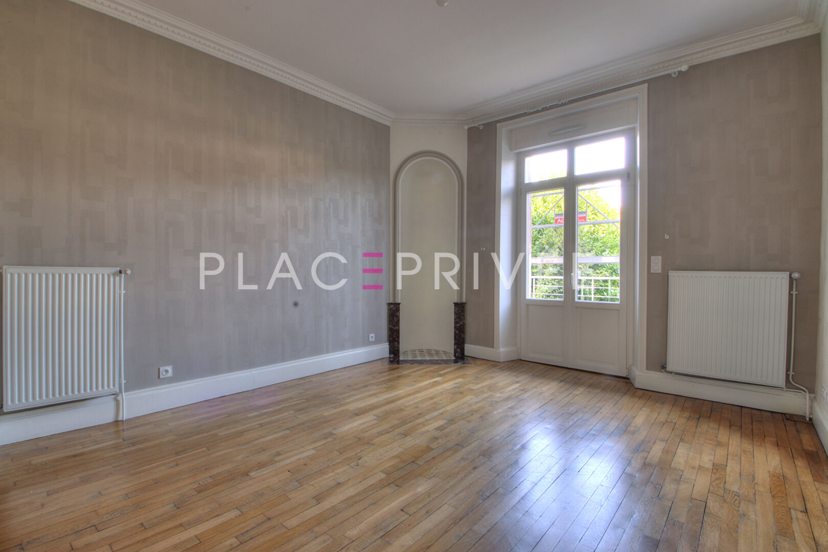 Agence immobilière de PLACE PRIVÉE - Place des Vosges
