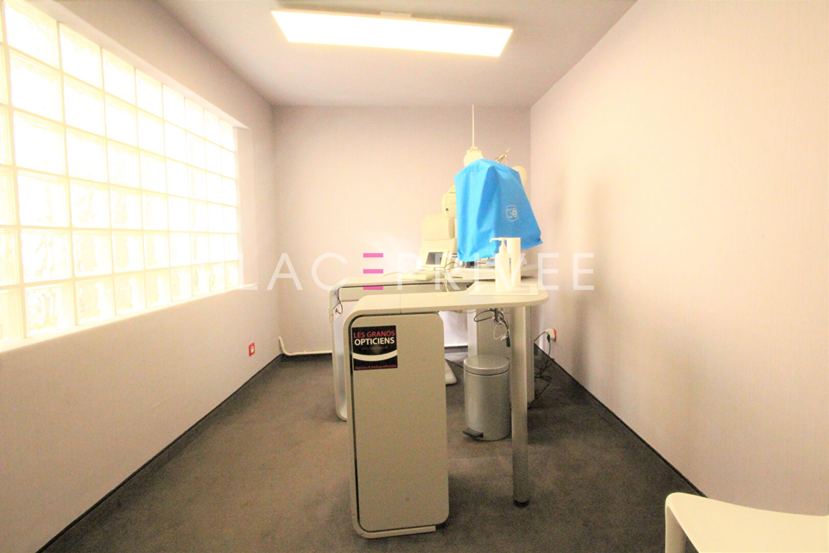 Photo Immeuble avec locaux commerciaux image 3/5