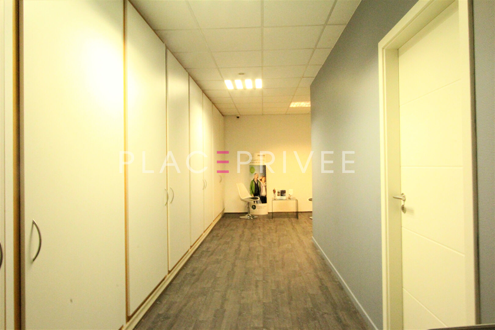 Photo Immeuble avec locaux commerciaux image 4/5