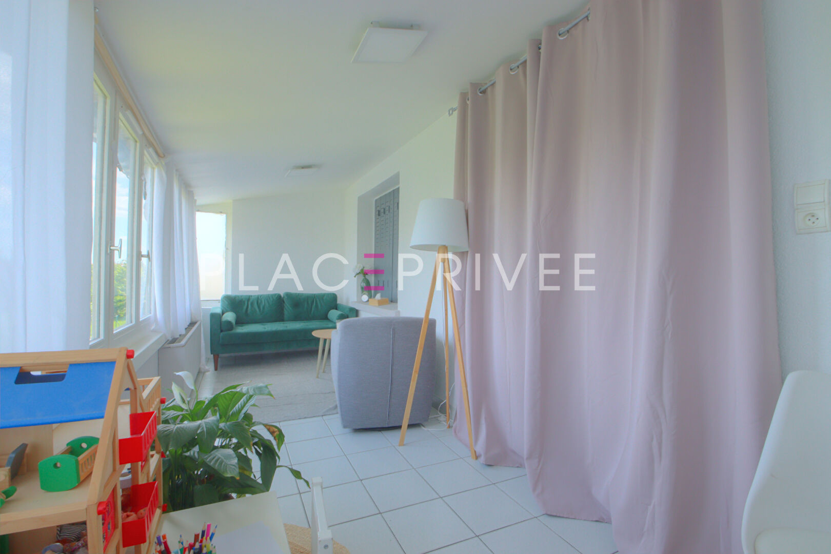 Agence immobilière de PLACE PRIVÉE - Place des Vosges
